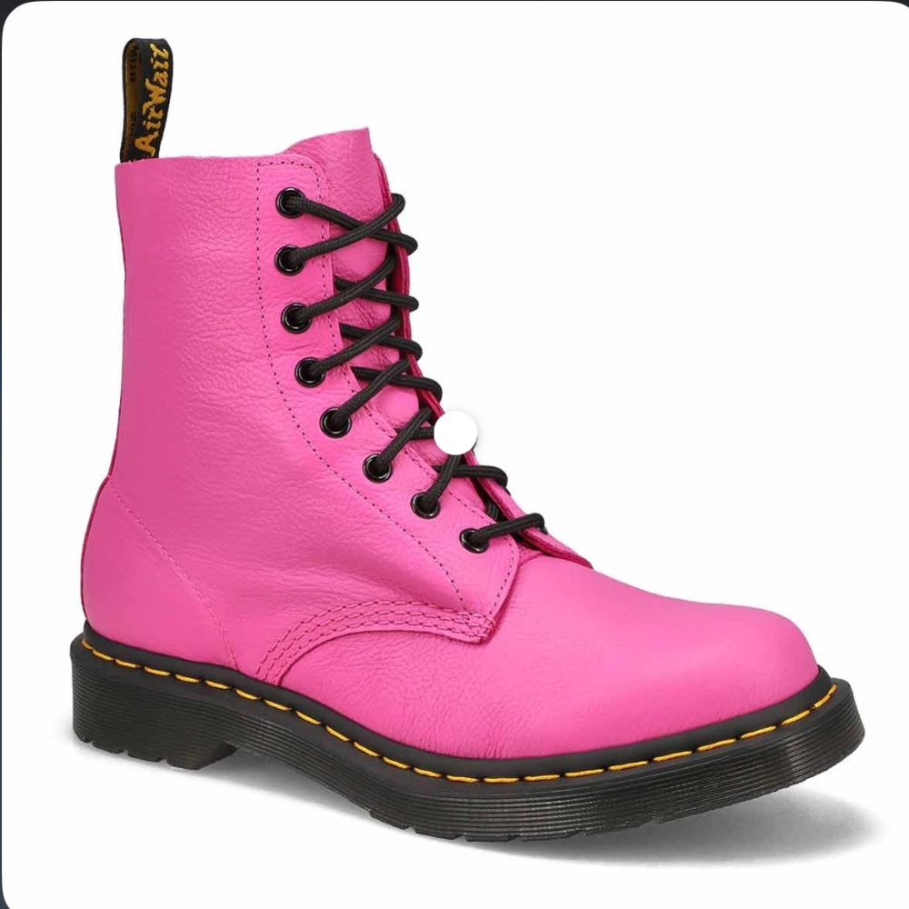 ❗️NWT  women’s DOC MARTEN boots ❗️
